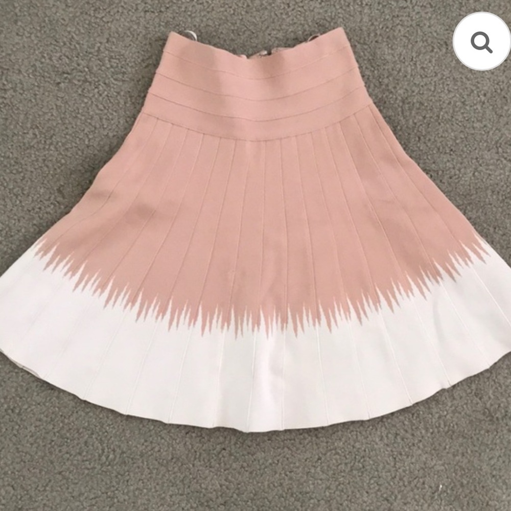 Here’ve Leger pink and white a line skirt